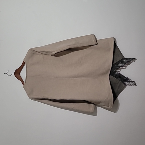 BB Dakota size large grey and beige fringe jacket - Picture 2 of 6